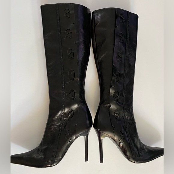 Elegant Black Knee-High Heels - Picture 4 of 16